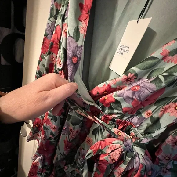 NWT Dance & Marvel Sensational Floral Tiered Mini Dress - Picture 8 of 13